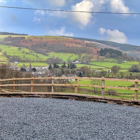 Finest Retreats - Moelis Granary - Luxury Cottage With Hot Tub Llandrillo Eksteriør bilde