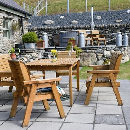 Finest Retreats - Moelis Granary - Luxury Cottage With Hot Tub Llandrillo Eksteriør bilde