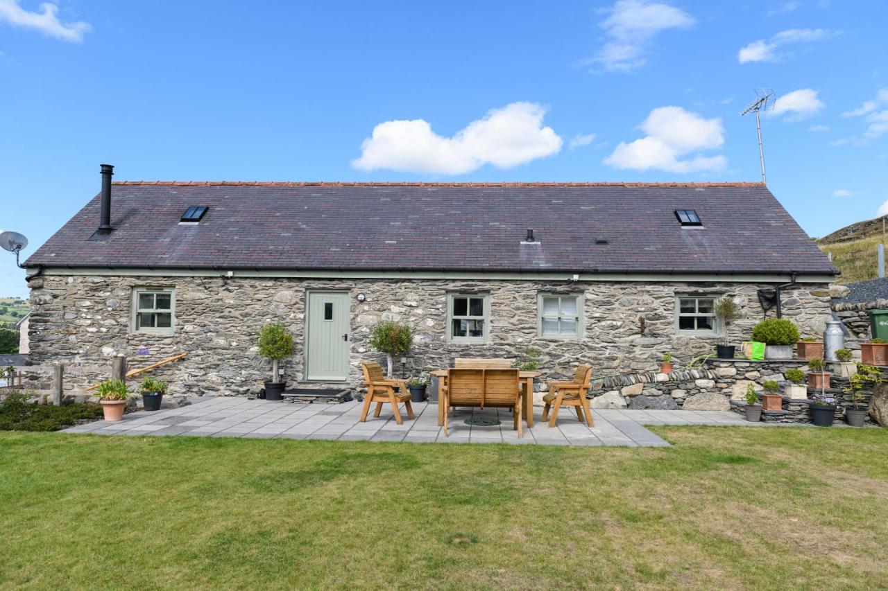 Finest Retreats - Moelis Granary - Luxury Cottage With Hot Tub Llandrillo Eksteriør bilde
