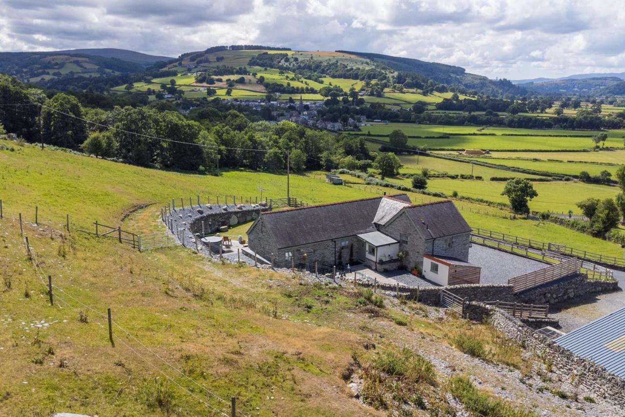 Finest Retreats - Moelis Granary - Luxury Cottage With Hot Tub Llandrillo Eksteriør bilde