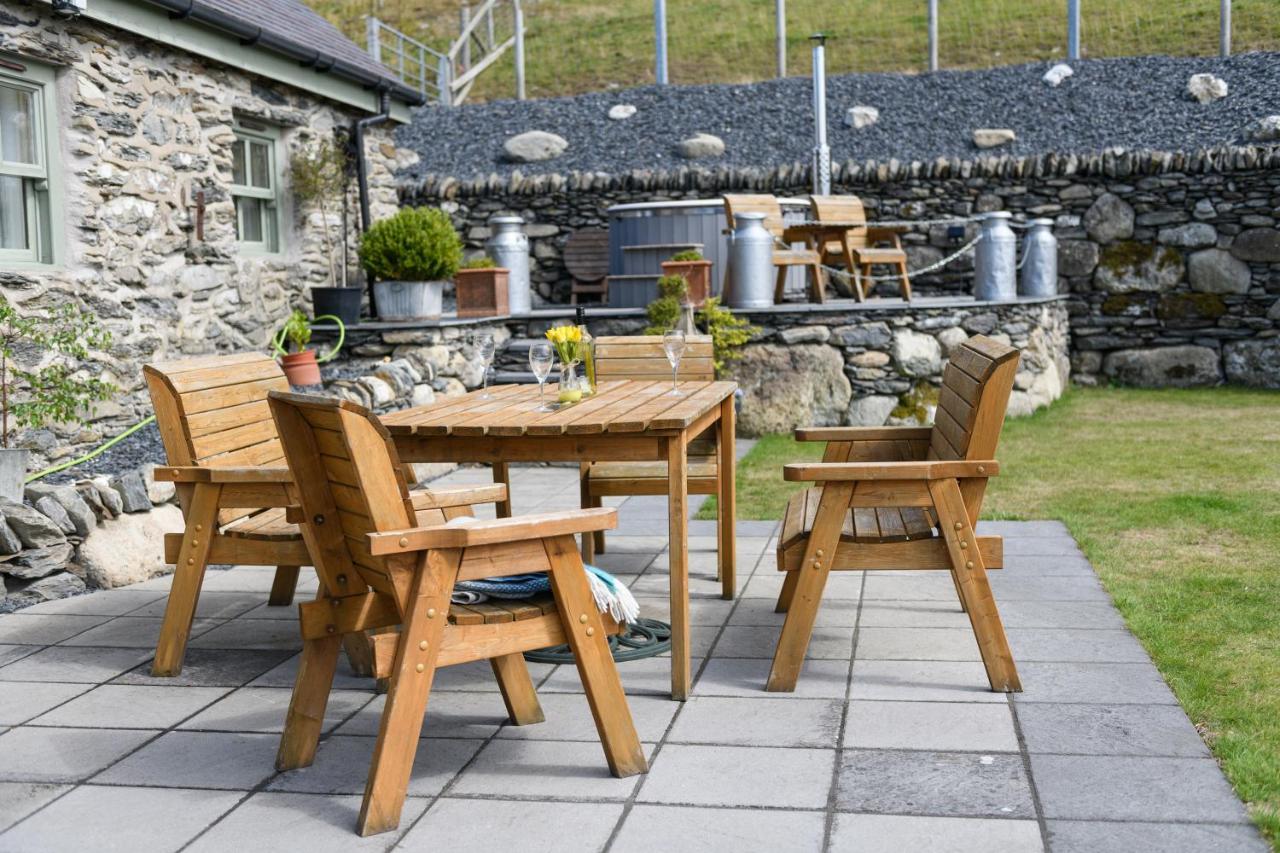 Finest Retreats - Moelis Granary - Luxury Cottage With Hot Tub Llandrillo Eksteriør bilde